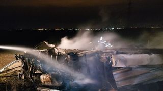 Accident de proporții pe Autostrada A2. Un TIR s-a răsturnat și a ars &icirc;n totalitate