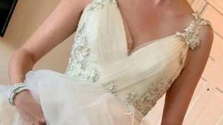 Gestul neașteptat făcut de o mireasă: Și-a ridicat rochia și a șocat pe toată lumea