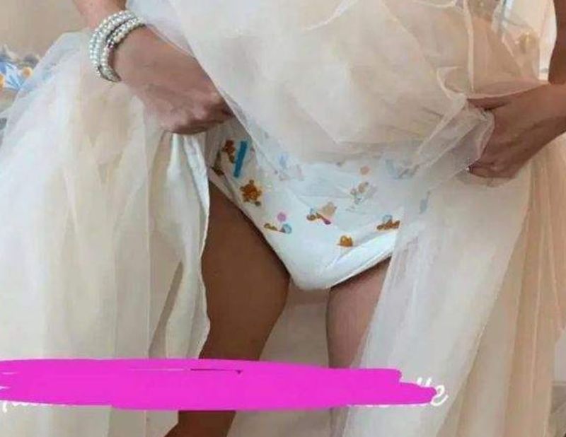 Gestul neașteptat făcut de o mireasă: Și-a ridicat rochia și a șocat pe toată lumea