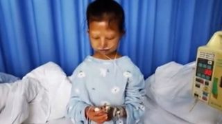 Cazul șocant al fetei care a făcut foamea timp de 5 ani, pentru fratele ei bolnav