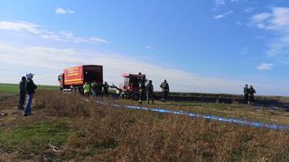 Căutările băiatului dispărut la Pecineaga continuă. Pompierii golesc acum un bazin cu dejecţii