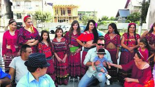 Discriminare la o școală din Iași: elevii romi ies în pauză la o altă oră față de ceilalți elevi, motivul este uimitor