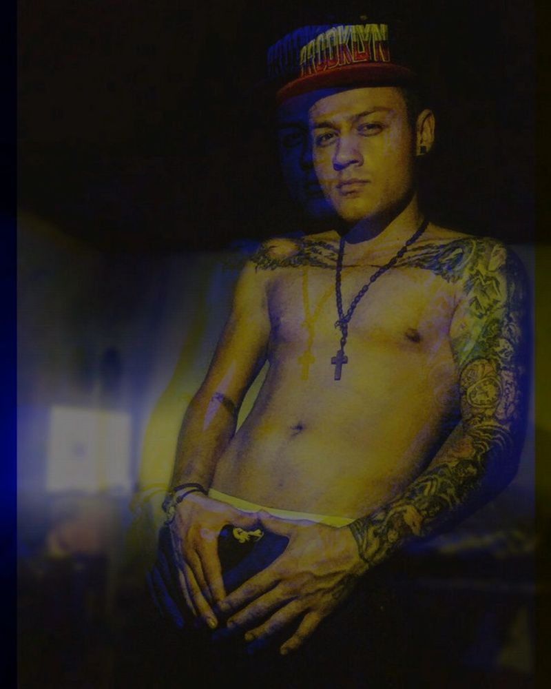 El este tânărul de 25 de ani care „I-a băut sângele şi i-a înfipt cioburi în palme” elevei din Giurgiu