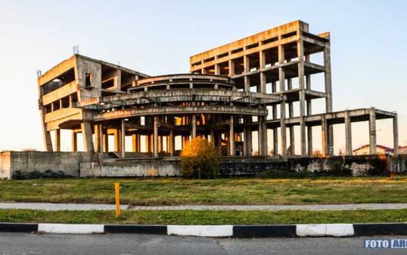 Primele imagini de la fața locului de unde fata de 16 ani a fost violată și chinuită