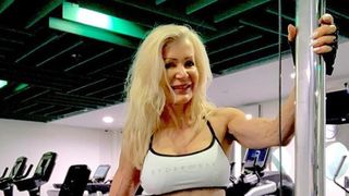 Cea mai sexy bunică din lume: „Am avut relații doar cu parteneri mai mici!"