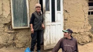 Doi soți supraviețuiau în condiții inumane: bărbatul are picioarele amputante, femeia nu aude, iar locuința este pe cale de a se prăbuși