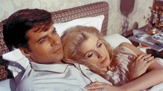 Artista Catherine Deneuve a fost internată de urgență la o clinică din Paris