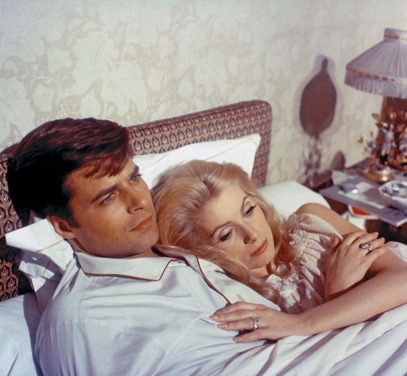 Artista Catherine Deneuve a fost internată de urgență la o clinică din Paris