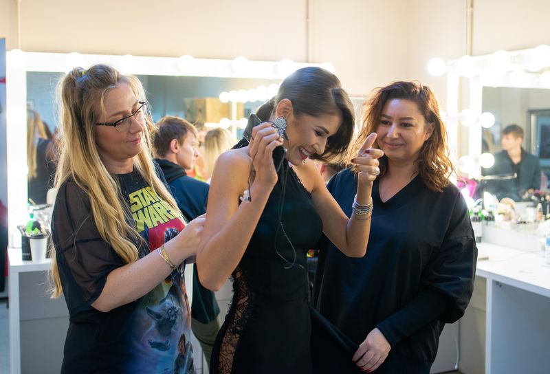 Imagini în exclusivitate din culisele show-ului „Îmi place dansul”! Cum se pregătesc cei șase finaliști pentru marea finală de mâine seară?