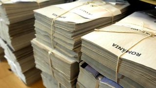 Alegeri prezidențiale 2019. Doi şoferi implicaţi &icirc;n transportul buletinelor de vot la secţiile din Bucureşti, prinşi băuţi de către poliţişti