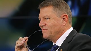FOTO EXCLUSIV! Am fost acasa la Klaus Iohannis! Aici a copilarit cel care conduce azi Romania! Si tot aici a trecut pe langa moarte! "Ne-am speriat toti, am crezut ca nu se mai ridica de jos. Daca era altul, putea sa fie mort&rdquo;