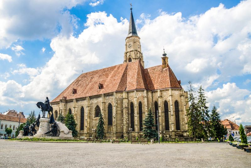 Sfatul unui bucureștean pentru clujeni:„Să veniţi în Centrul Vechi să învăţaţi cum se face comerţ, provincialilor”