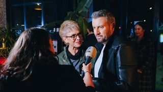 Catalin Botezatu revenire în forță! A pus în scenă o poveste de Crăciun pentru lansarea colecției mass market