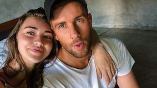 Povestea șocantă a unui fotomodel. La 23 de ani, a născut în 10 minute pe podea