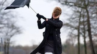 VIDEO | Toamna se răzbună: V&acirc;nt turbat și vijelii distrugătoare, &icirc;n jumătate din țară