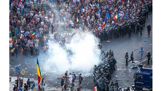 Ministrul de Interne: Raportul referitor la evenimentele din 10 august,din Piaţa Victoriei a fost desecretizat şi transmis DIICOT, care &icirc;l poate folosi &icirc;n ancheta penală