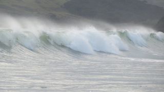 Cod roșu de valuri puternice pentru cine călătorește &icirc;n Portugalia