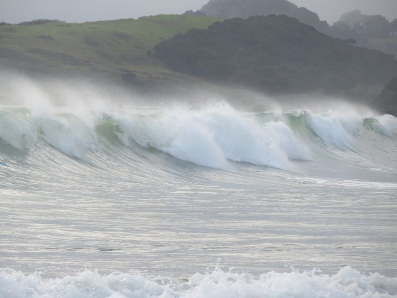 Cod roșu de valuri puternice pentru cine călătorește în Portugalia