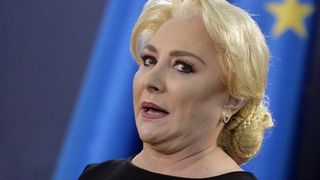 Dăncilă, întrebată dacă va merge la dezbaterea organizată de Iohannis cu jurnalişti şi formatori de opinie: Nu ştiu încă