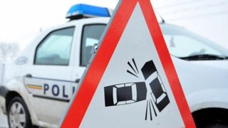 Cinci răniţi, &icirc;ntre care un copil, &icirc;n urma unui accident rutier produs pe Valea Prahovei