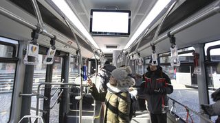 &Icirc;n Rom&acirc;nia au &icirc;nceput să se ia măsuri pentru oamenii din autobuze certați cu igiena: &bdquo;Dacă puți, jos cu tine&rdquo;