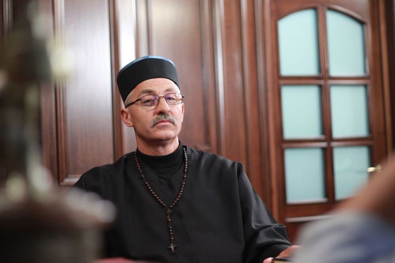 Preotul care și-a făcut debutul în televiziune la 56 de ani! Vasile Pantiru îl interpretează memorabil pe părintele Vasile, în serialul „Moldovenii”, de la Kanal D!