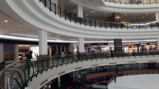 Panică la un mall din America: focuri de armă care s-a soldat cu trei decese