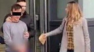 VIDEO | Livrator de m&acirc;ncare, eliberat din &icirc;nchisoare &icirc;n baza recursului compensatoriu, ataca femeile &icirc;n scara blocului