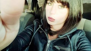 T&acirc;nără &icirc;nsărcinată &icirc;n 6 luni, ucisă de c&acirc;ini &icirc;ntr-o pădure din Franța