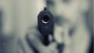 Un băiat de 13 ani și-a &icirc;mpușcat iubita prentru că a crezut că e &icirc;nsărcinată 