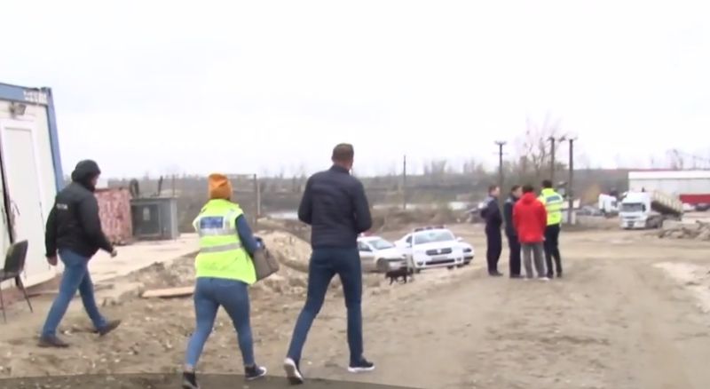 Tânăr din Dâmbovița îngropat sub un maldăr de pietriș
