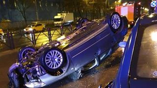 Accident de proporții: o mașină s-a răsturnat azi-noapte pe o șosea din Capitală