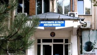 Un bărbat, suspectat că şi-a ucis tatăl, s-a sinucis &icirc;n arestul Poliţiei Judeţene Vrancea