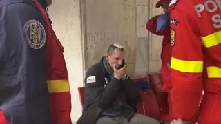 VIDEO | Bărbat rănit &icirc;n staţia de metrou de la Universitate, de un geam care i-a căzut &icirc;n cap