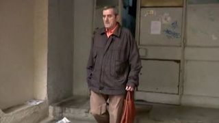 VIDEO | Un bătr&acirc;n a fost "uitat" &icirc;n blocul morții din Timișoara: "Nu am știut nimic, am adormit la televizor"