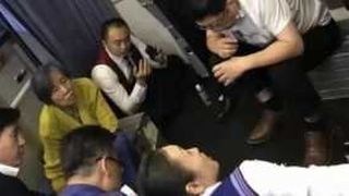 Trei persoane au murit şi alte şapte au fost rănite &icirc;ntr-un atentat contra unei secţii de poliţie