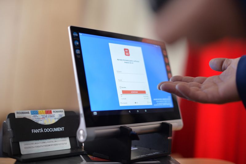 Alegeri prezidenţiale 2019 -  Traian Băsescu, declarații după vot