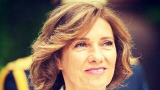 Carmen Iohannis: "Vă invit pe toți să veniți la vot, sa nu subestimați importanța zilei de astăzi"