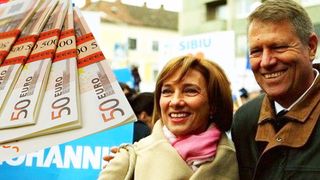 Surpriză, ce salariu are soția lui Iohannis pe lună! Prima doamnă nu a ascuns nimic și a spus tot