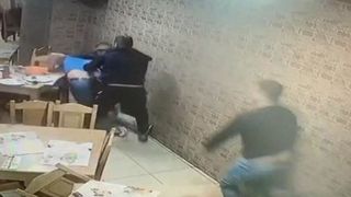VIDEO | Încăierare sângeroasă într-un bar din Giurgiu. Scene de o violență extremă