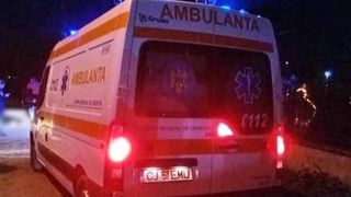Un bunic a murit &icirc;ntr-un parc din Gherla, aştept&acirc;nd o oră să vină ambulanţa