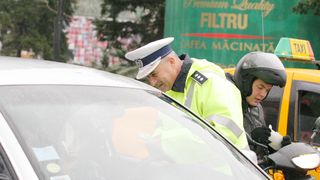 Un tânăr din Iași a provocat un accident după ce a condus băut și fără permis. Ce le-a spus polițiștilor întrece orice limită!