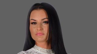 Gesturi incredibile făcute de Manuela de la &bdquo;Puterea Dragostei&rdquo;. A &icirc;ncercat să-l dezbrace pe Cătălin, dar i-a pleznit fusta