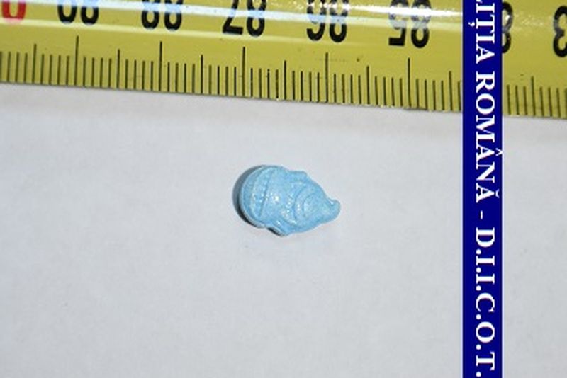 Mașină burdușită cu droguri, depistată de polițiștii din Arad