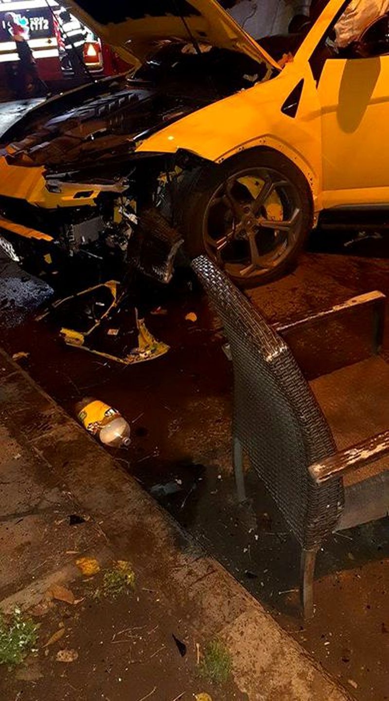 Accident violent în Capitală: daună totală pentru un Lamborghini de peste 200.000 de euro