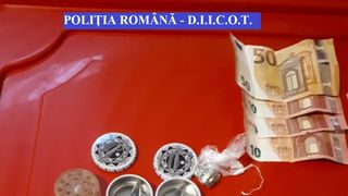 Percheziţii &icirc;n Buzău şi Bucureşti, la persoane suspectate de trafic de droguri