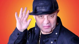 Nicolae Guță așa cum nu l-ați mai văzut. Manelistul și familia lui s-au botezat &icirc;n pelerinaj