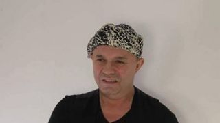 Nicolae Guță așa cum nu l-ați mai văzut. Manelistul și familia lui s-au botezat &icirc;n pelerinaj