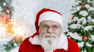 Află unde gasesti un Mos Craciun de inchiriat realist?