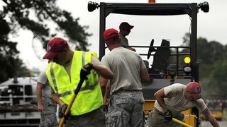 A &icirc;nceput v&acirc;nătoarea de gropi &icirc;n București! Amenzi record aplicate de polițiștii rutieri